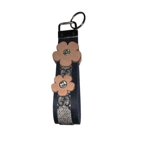 Repurposed Gucci Fabric & Leather Keychain Handmade Upcycled Flower Charm - Picture 2 of 4